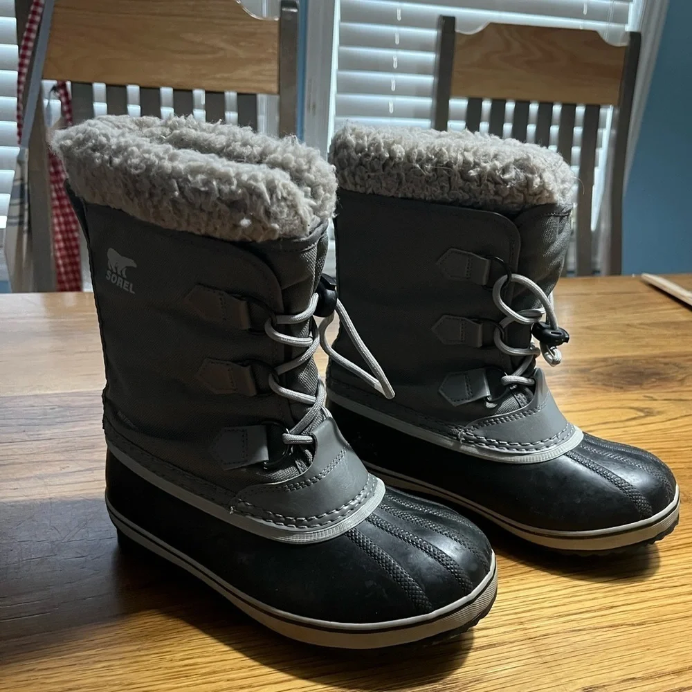 Sorel Kids' Black and Gray Winter Boots Size 3